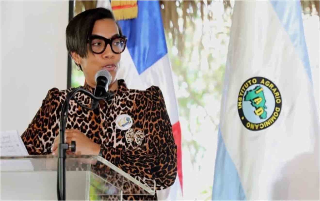 NELSY CRUZ