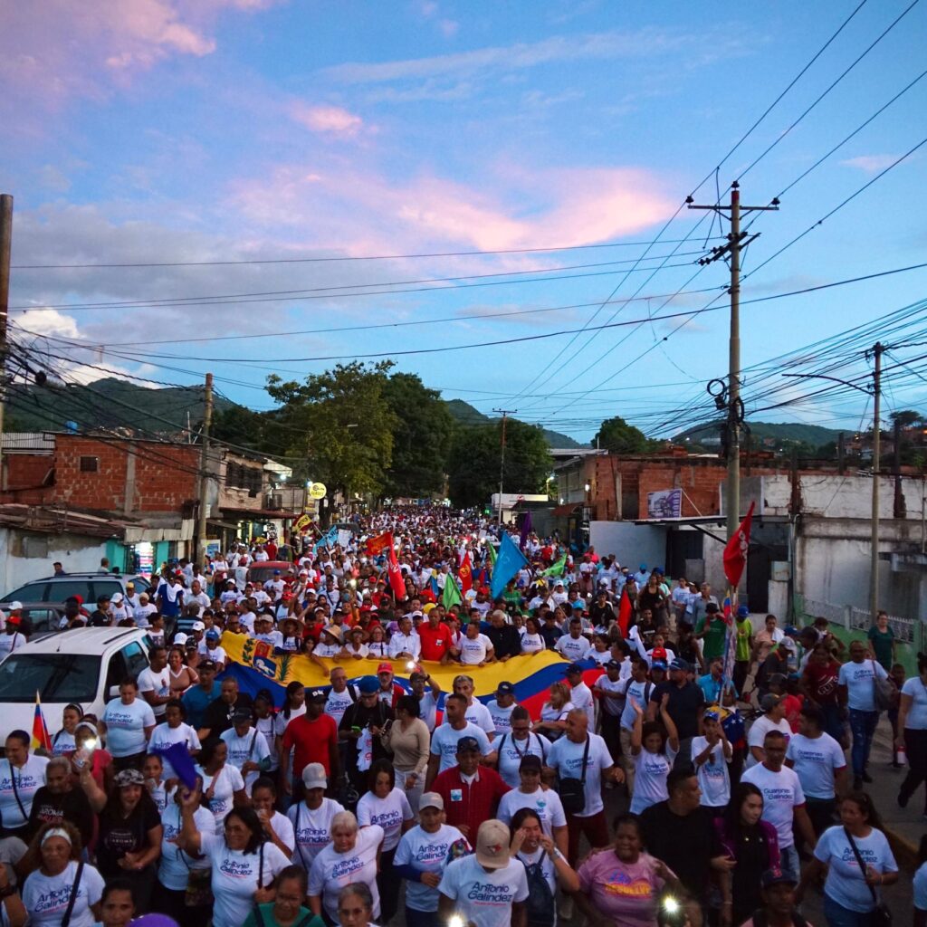Guarenas desbordó alegría durante el arranque de campaña de Antonio Galíndez a la Alcaldía