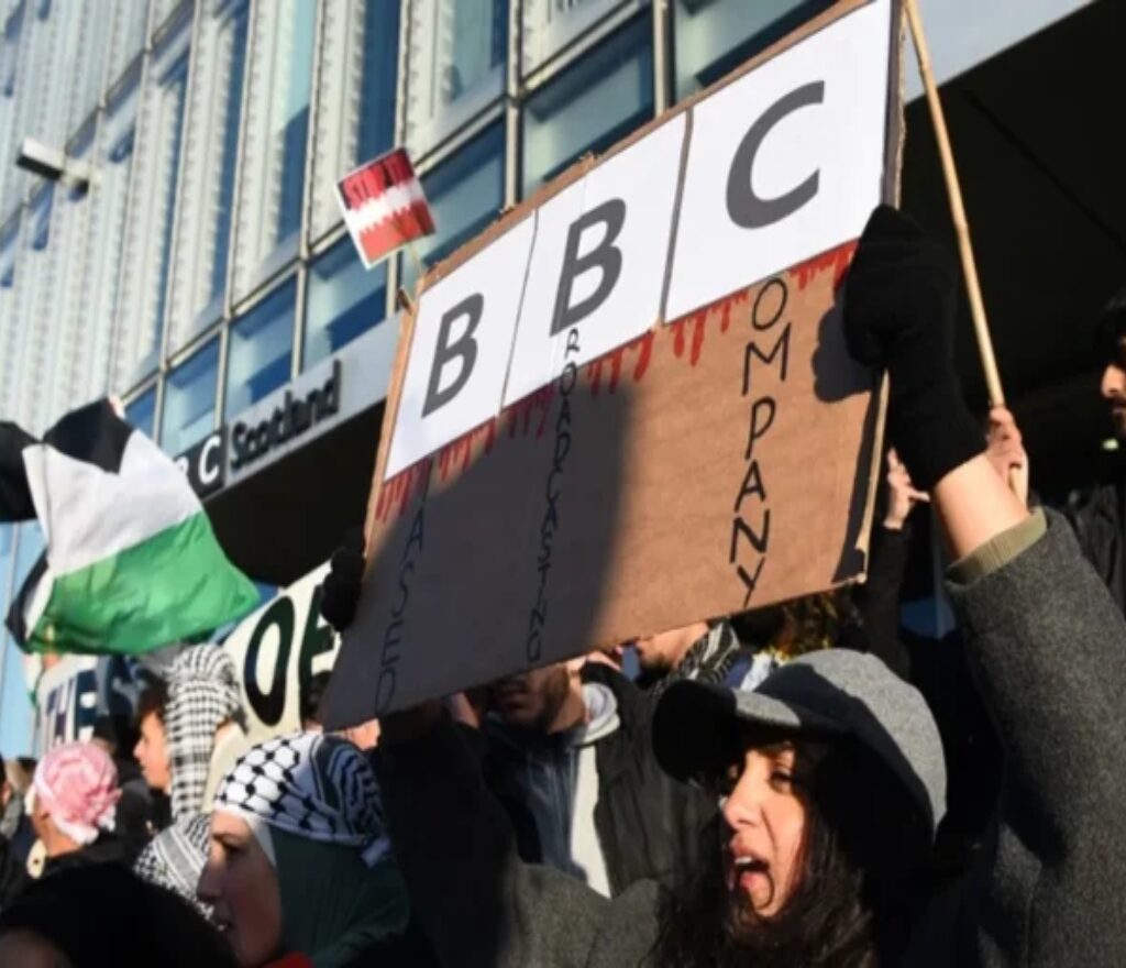 Más de 100 periodistas de BBC denuncian censura y sesgo sionista en la cobertura sobre Gaza
