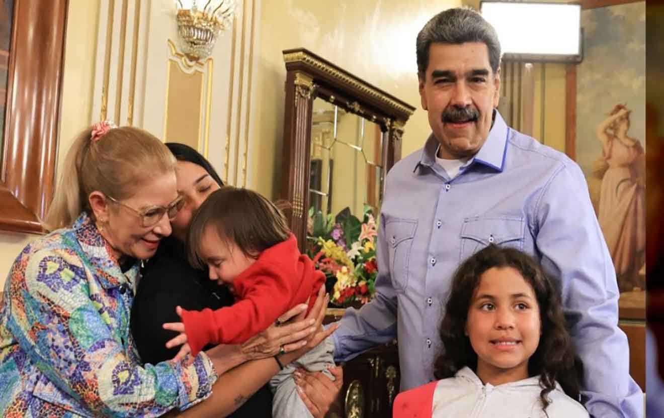 Presidente Maduro recibió en Miraflores a 7 niños venezolanos rescatados de EE.UU.