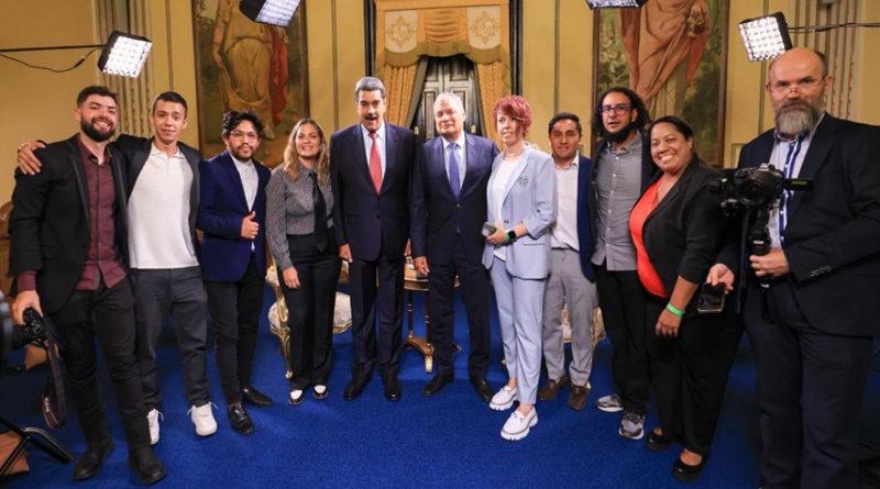 rafael-correa-maduro-rt-800x445-1 (1)