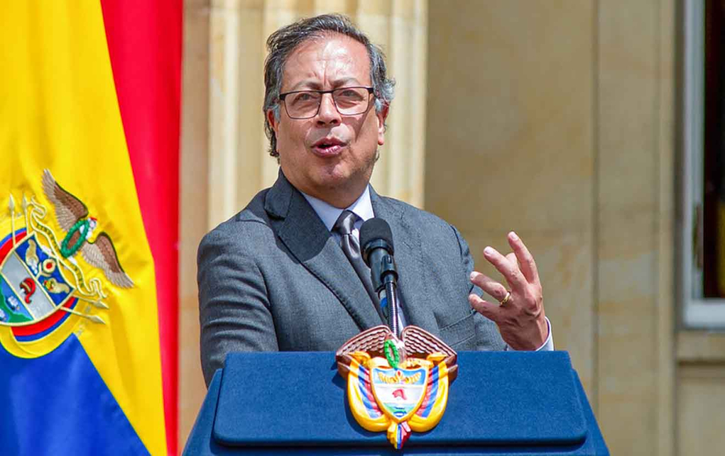 Petro tras la destitución de Boluarte