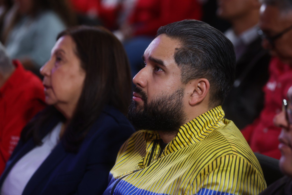 photo_4942963460677504055_y-1