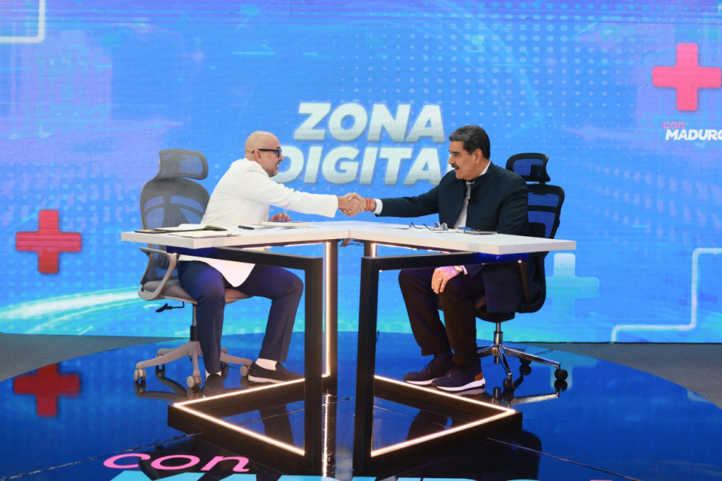 photo_4983251563879009144_y