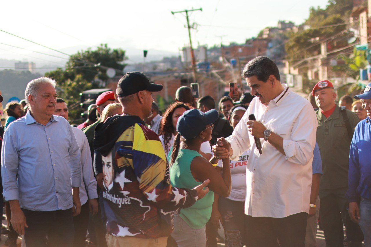 photo_5010773469498641199_y