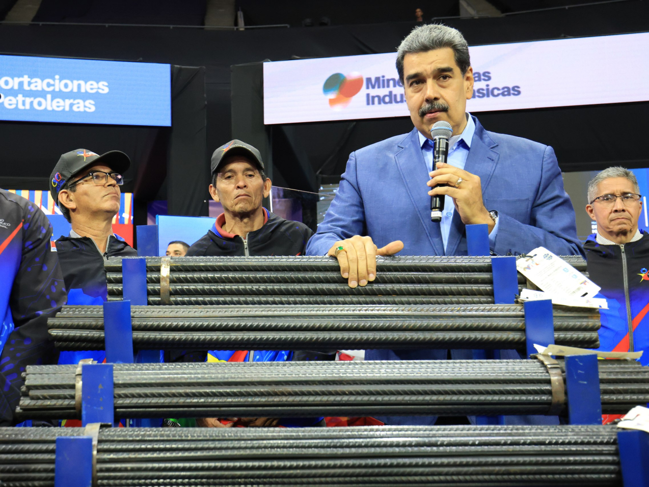 photo_5066866923500407612_w