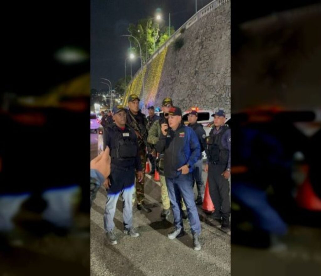 Diosdado Cabello supervisa patrullaje de seguridad en Caracas para garantizar la paz
