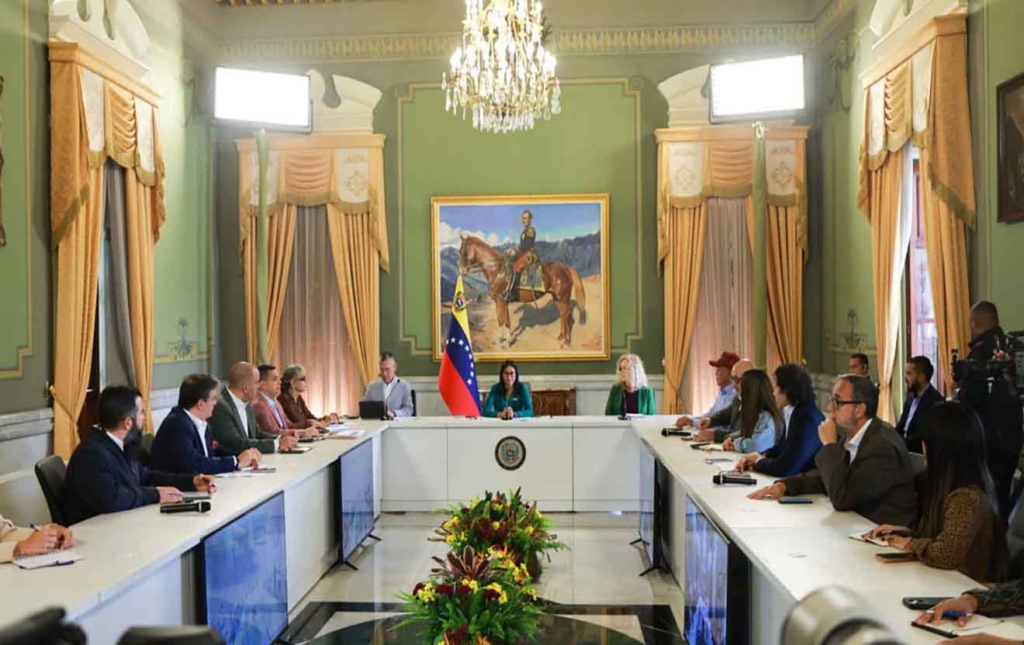 Presidenta Encargada Delcy Rodríguez encabeza reunión con integrantes del Programa para la Convivencia y la Paz