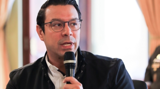 photo_5149887425856342940_w