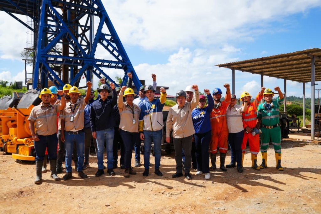 photo_5150352128432868962_y