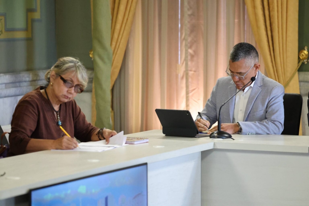 photo_5161410221816089578_w-1536x1024