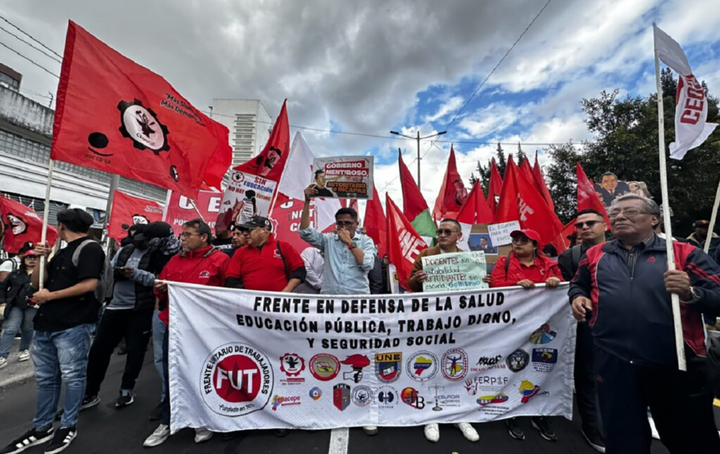 Gremios en Ecuador llaman a paro nacional contra medida que extiende jornada laboral a 12 horas