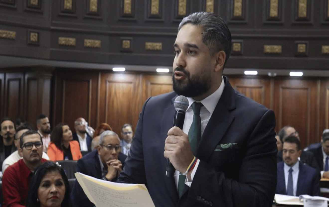 Maduro Guerra- Este fin de semana inicia consulta pública de ley para acelerar trámites de la Administración Pública