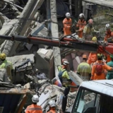 Mueren 12 personas por derrumbe de residencia de ancianos en Brasil