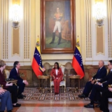 Presidenta encargada Delcy Rodríguez recibió en Miraflores al Secretario de Interior de EEUU