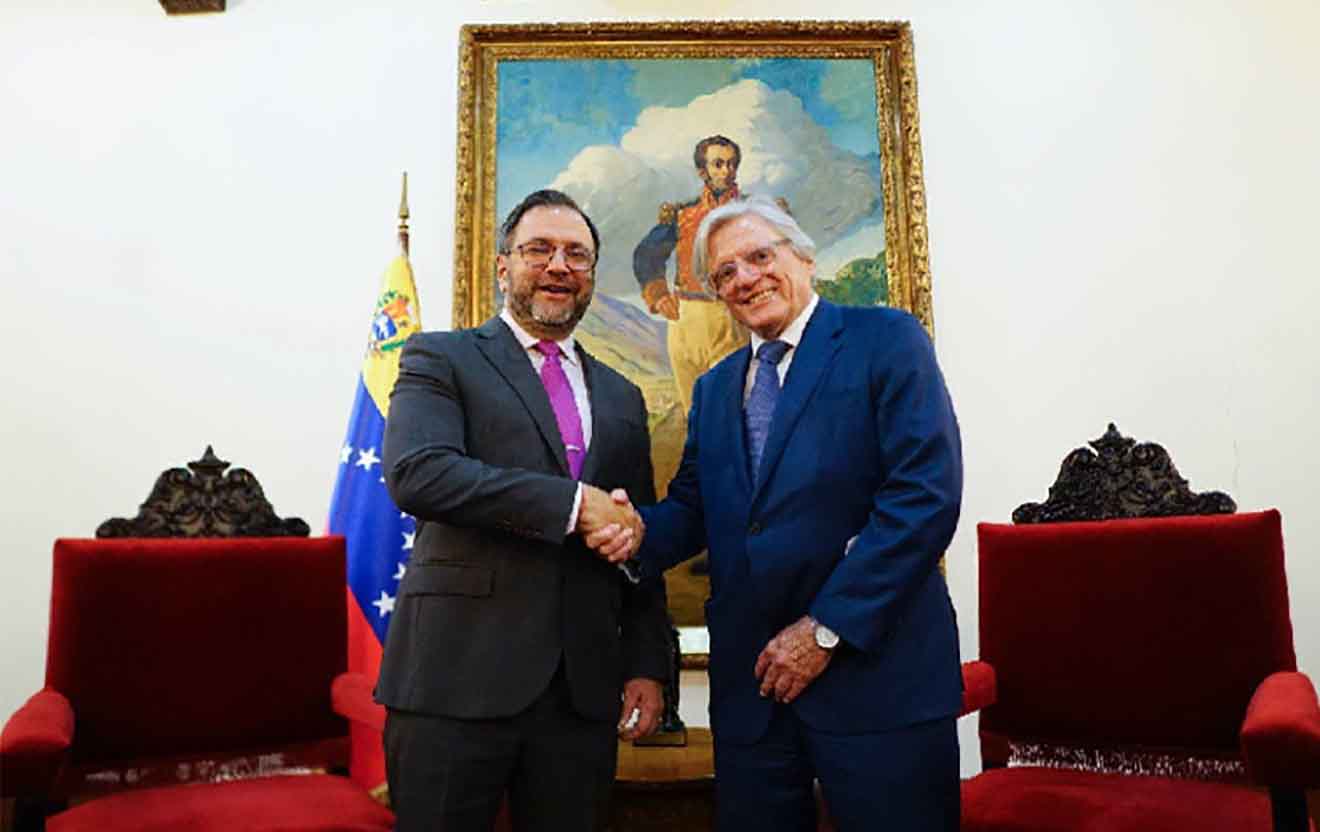 Yván Gil y Martín Von Hildebrand