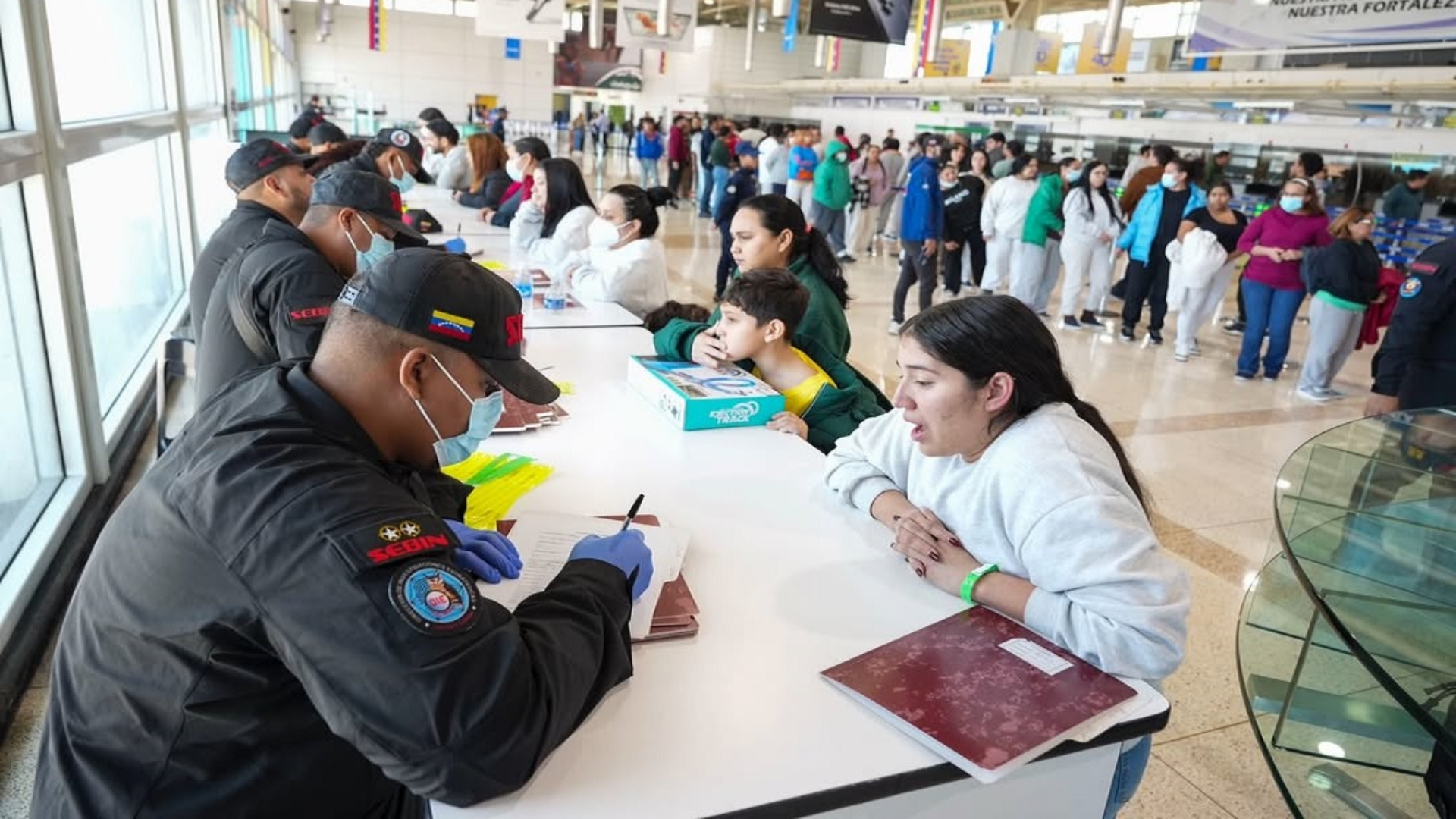 retornan-311-connacionales-a-venezuela-cortesia-55822