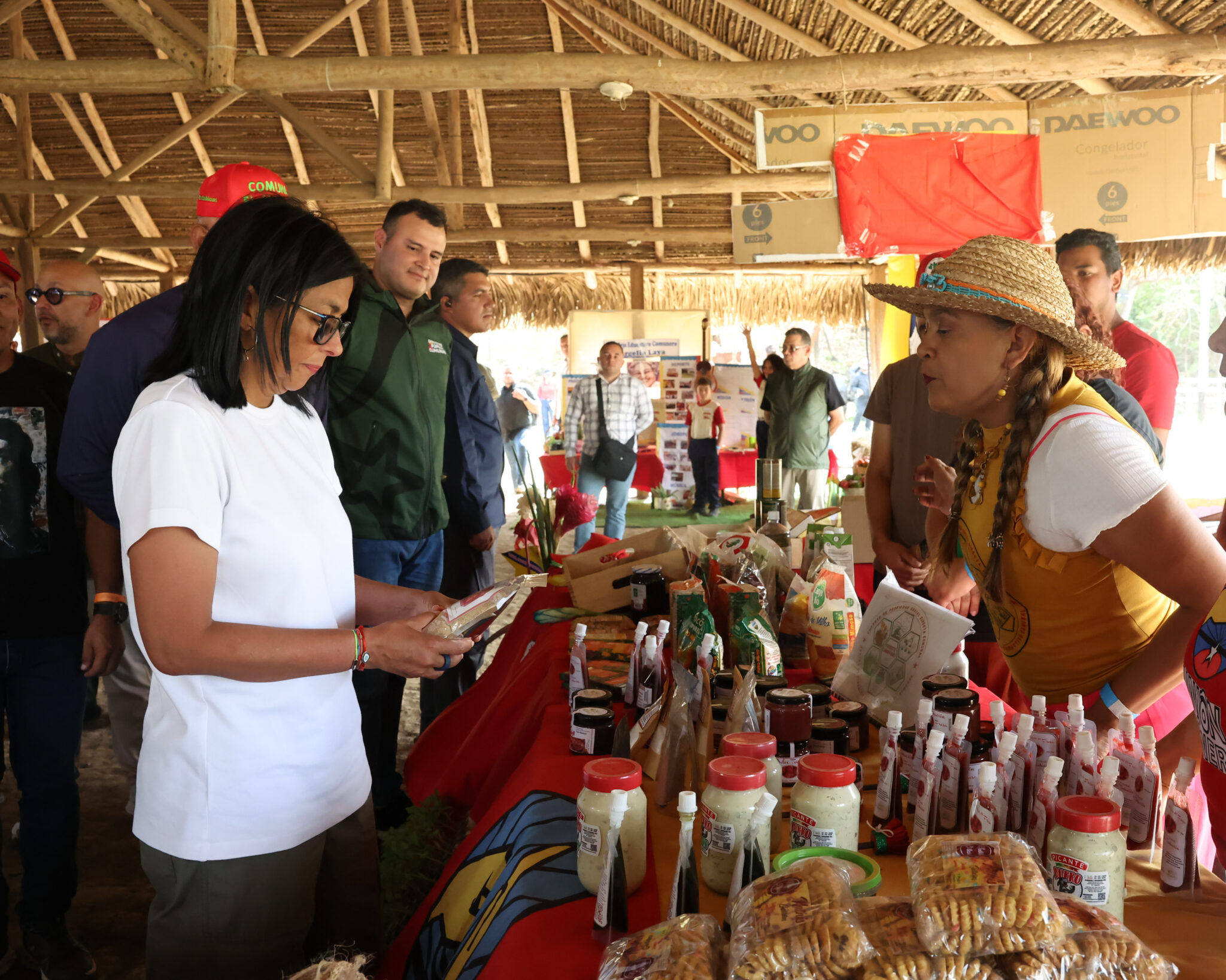 Ejecutivo Nacional ordena transferencia inmediata de recursos para la industrialización de las comunas